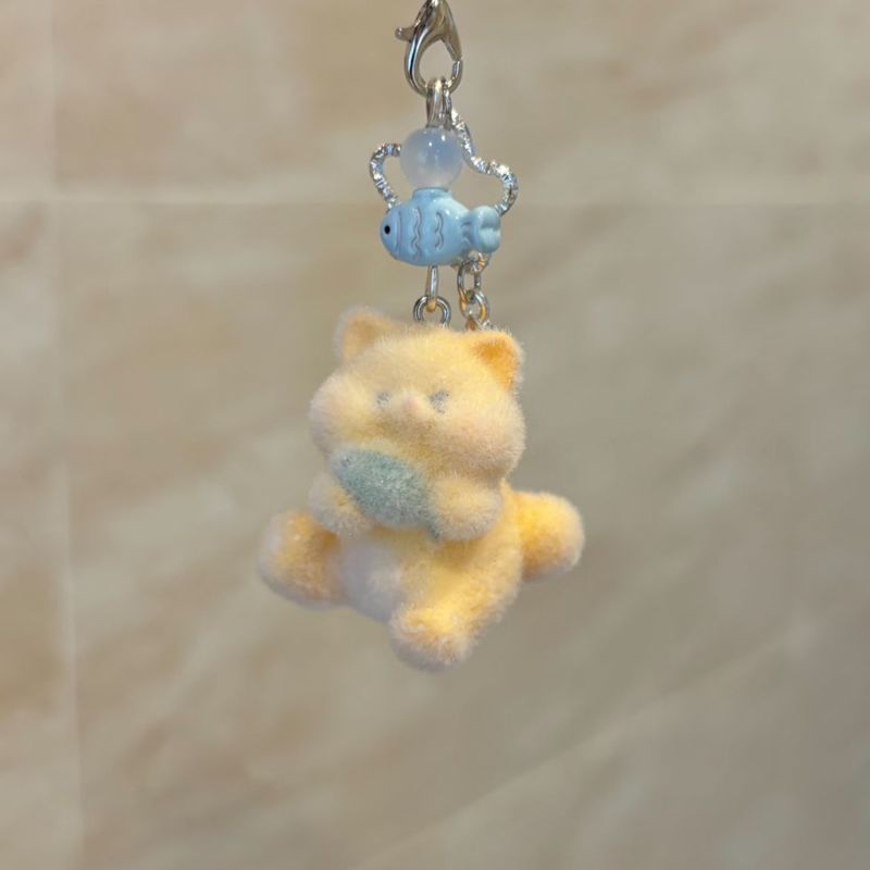 Lindo llavero de gato de peluc - Phone Accessories Design reseña y precio