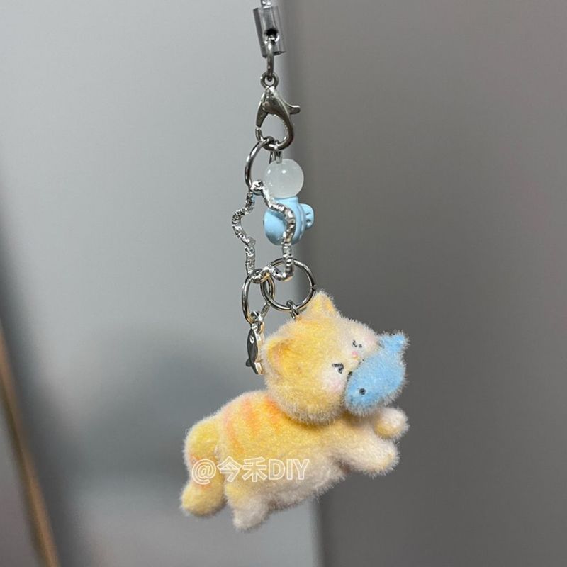 Lindo llavero de gato de peluc - Phone Accessories Design reseña y precio